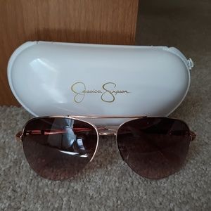 Jessica Simpson aviator sunglasses